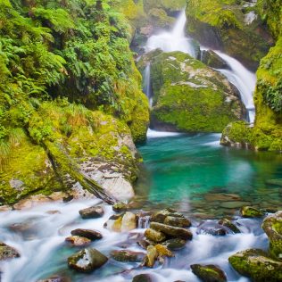 Luxury the Kiwi Way: 14 Days of Affordable Indulgence with Bargain Rental Cars