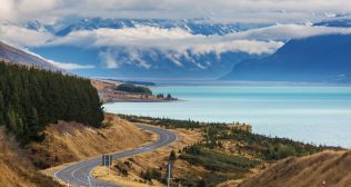 Best Time to Rent a Car in New Zealand: A Complete Guide for Tourists and Locals