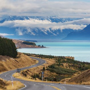 Best Time to Rent a Car in New Zealand: A Complete Guide for Tourists and Locals